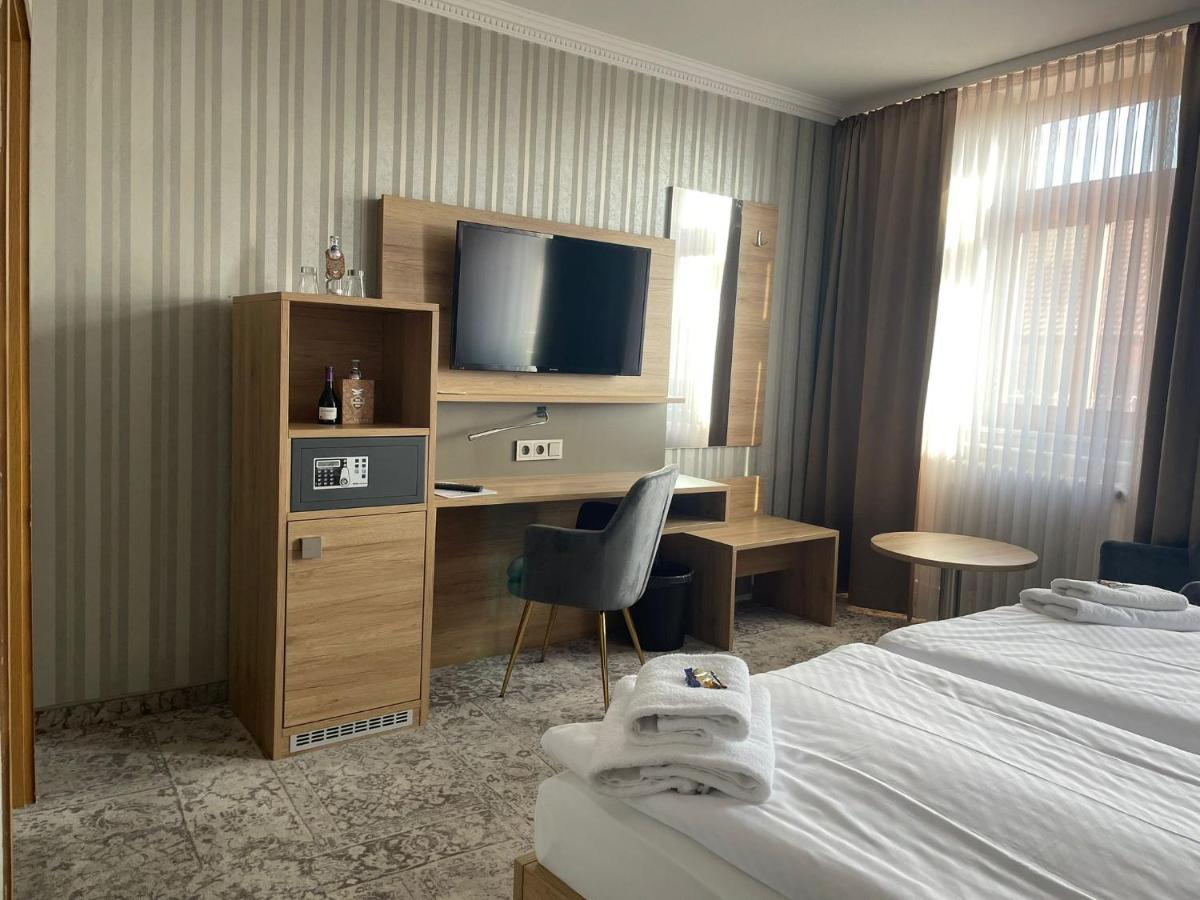 Hotel Schwarzer Adler 탄게르문데 외부 사진