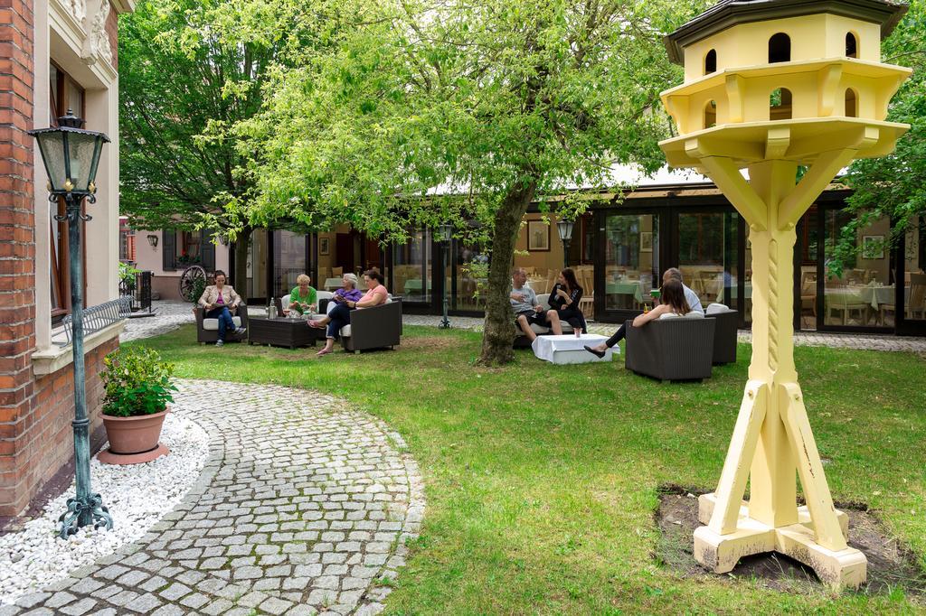 Hotel Schwarzer Adler 탄게르문데 외부 사진