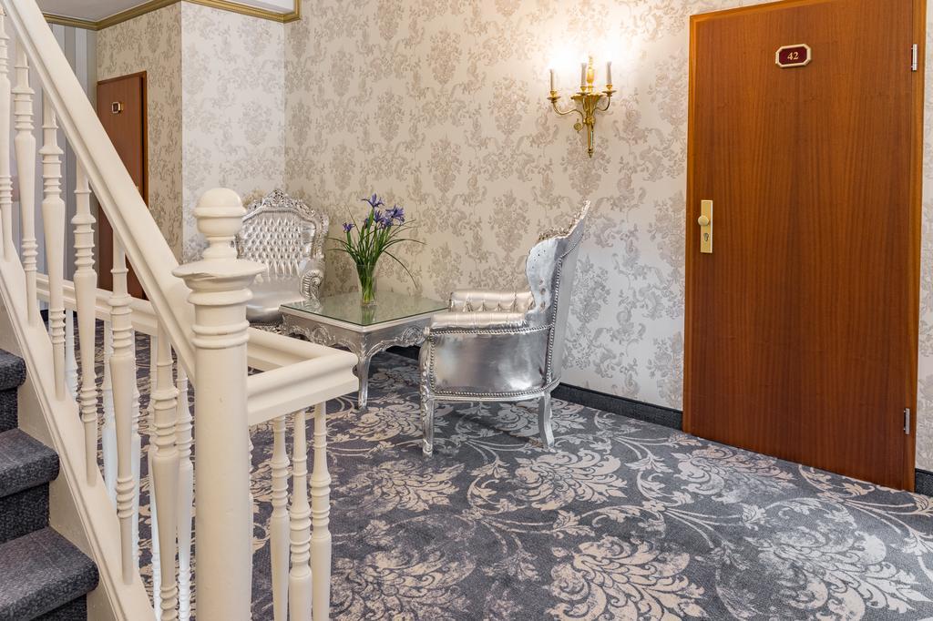 Hotel Schwarzer Adler 탄게르문데 외부 사진
