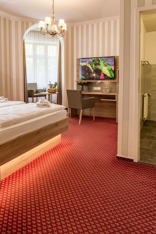 Hotel Schwarzer Adler 탄게르문데 외부 사진