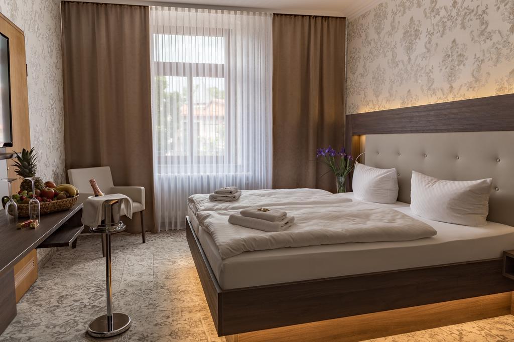 Hotel Schwarzer Adler 탄게르문데 외부 사진