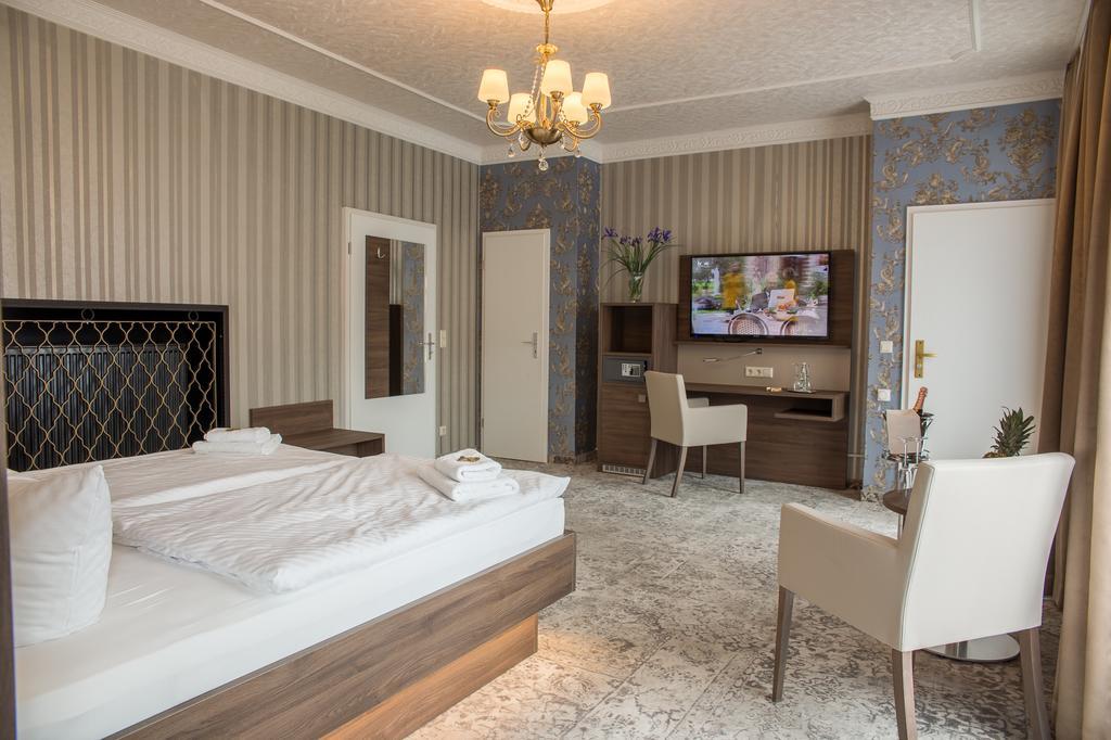 Hotel Schwarzer Adler 탄게르문데 외부 사진