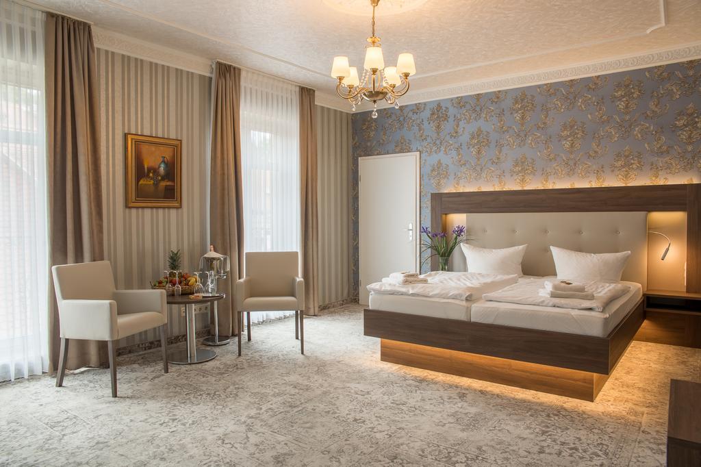 Hotel Schwarzer Adler 탄게르문데 외부 사진