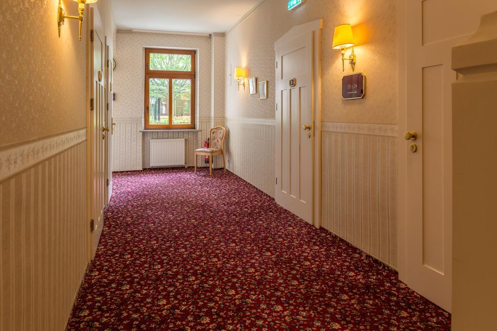 Hotel Schwarzer Adler 탄게르문데 외부 사진
